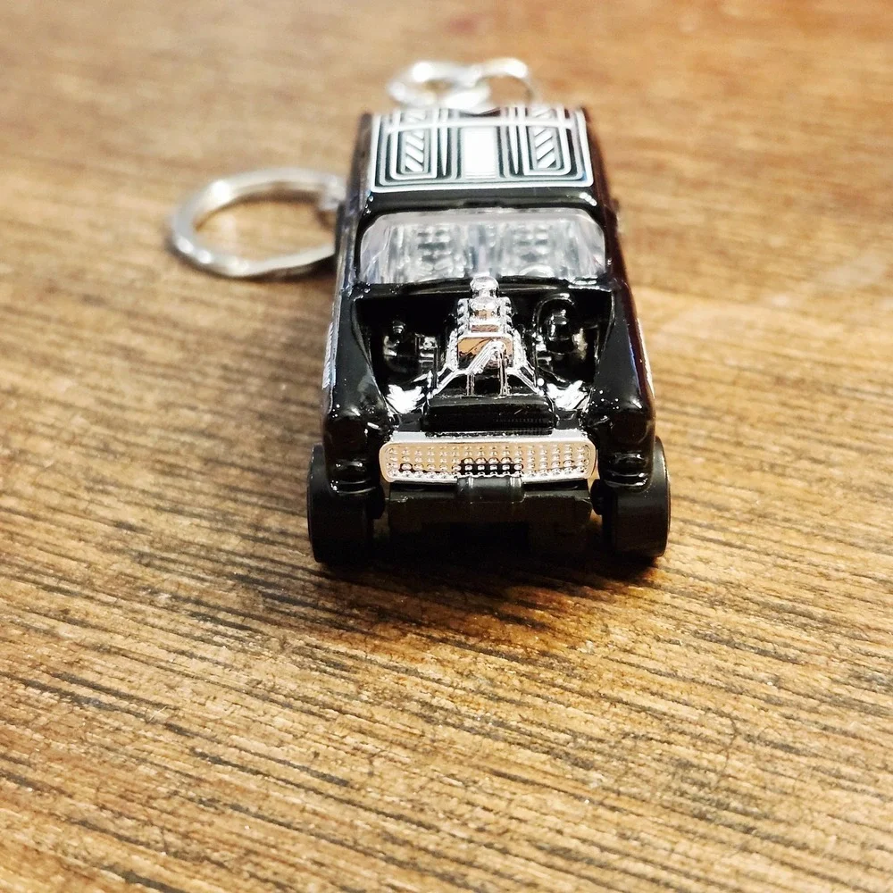 Hot Wheels '55 Chevy Bel Air Gasser Key Chain Black White 5 spoke High Roller‎